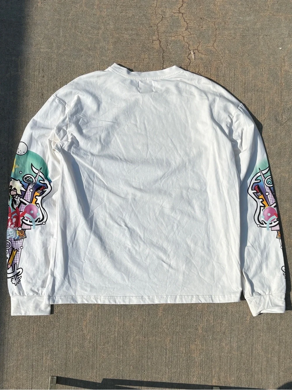 Graphic Crewneck Sweater in White with Multicolor Cartoon Artwork koooneworld